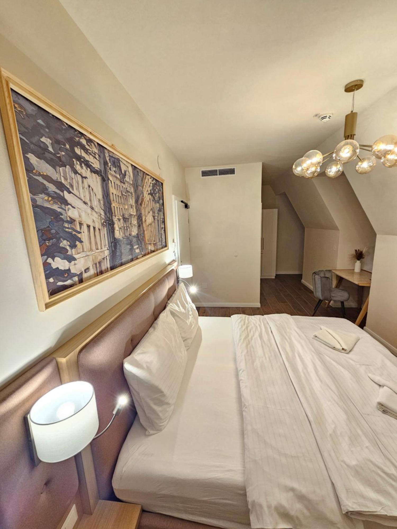 Parklane Boutique - Newly Renovated Hotel *